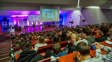 Uniwersytet Bielsko-Bialski gościł miłośników branży IT